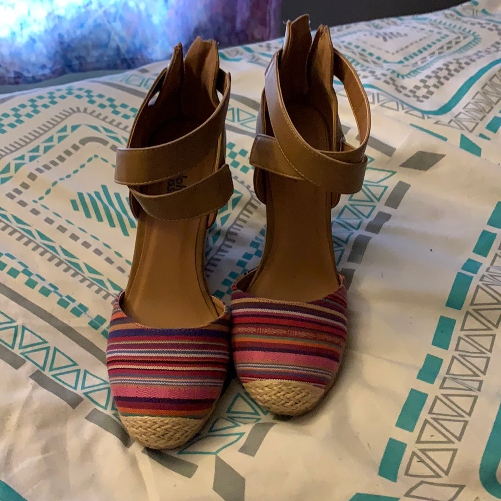 Wedge heels